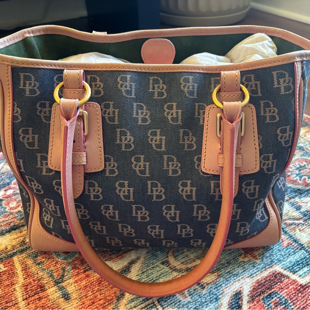Dooney & Bourke Purse
